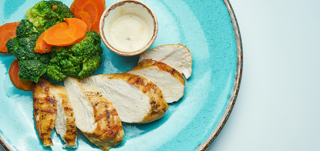 Steamed chicken fillet with steamed broccoli