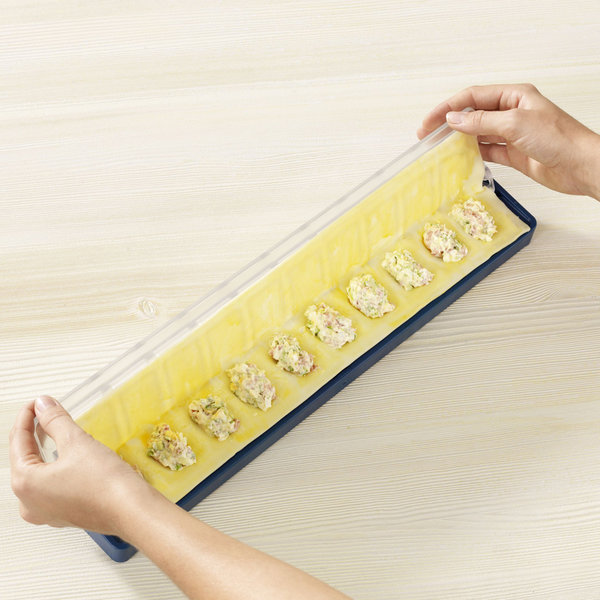 Εργαλείο παρασκευής για γεμιστά πιτάκια Betty Bossi 