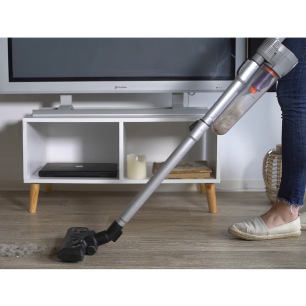 Garbage collector for vacuum cleaners 