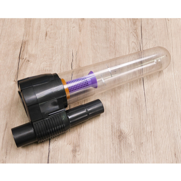 Garbage collector for vacuum cleaners 