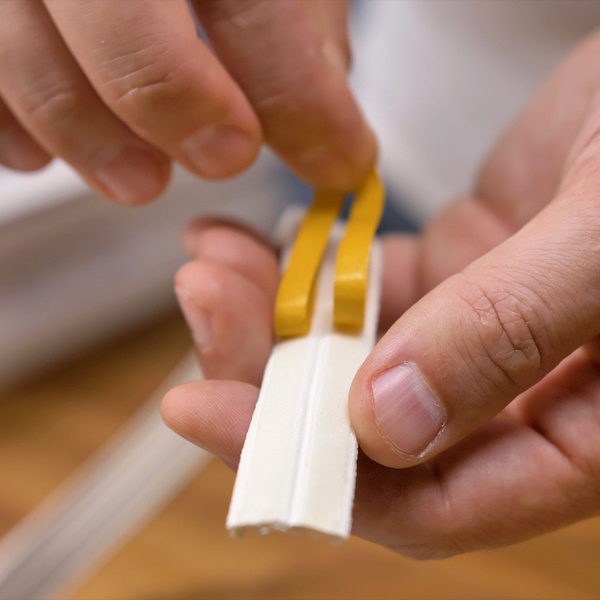 Αυτοκόλλητη ταινία αεροστόπ για παράθυρα λευκή 2x300 εκ. 080445 