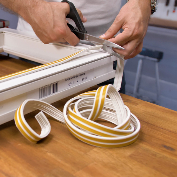 Αυτοκόλλητη ταινία αεροστόπ για παράθυρα λευκή 2x300 εκ. 080445 