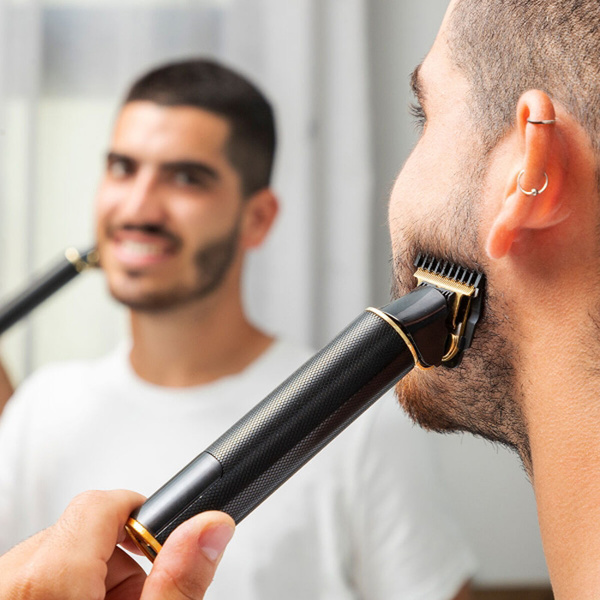 Επαναφορτιζόμενη κουρευτική μηχανή με 6 χτένες οδηγούς V0103734 