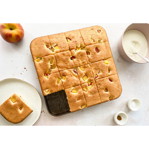 Τετράγωνη αντικολλητική φόρμα με τσέρκι Rosmarino BakerPro 28x6 εκ. Γκρι 