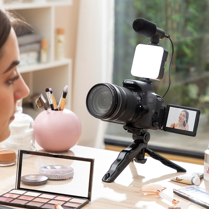 Σετ εξοπλισμού για Vlogging με φως, μικρόφωνο & χειριστήριο Plodni InnovaGoods σετ 6 τεμ.