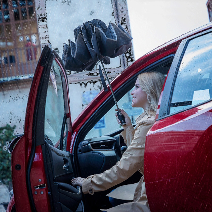 Folding inverted umbrella with LED Folbrella InnovaGoodds