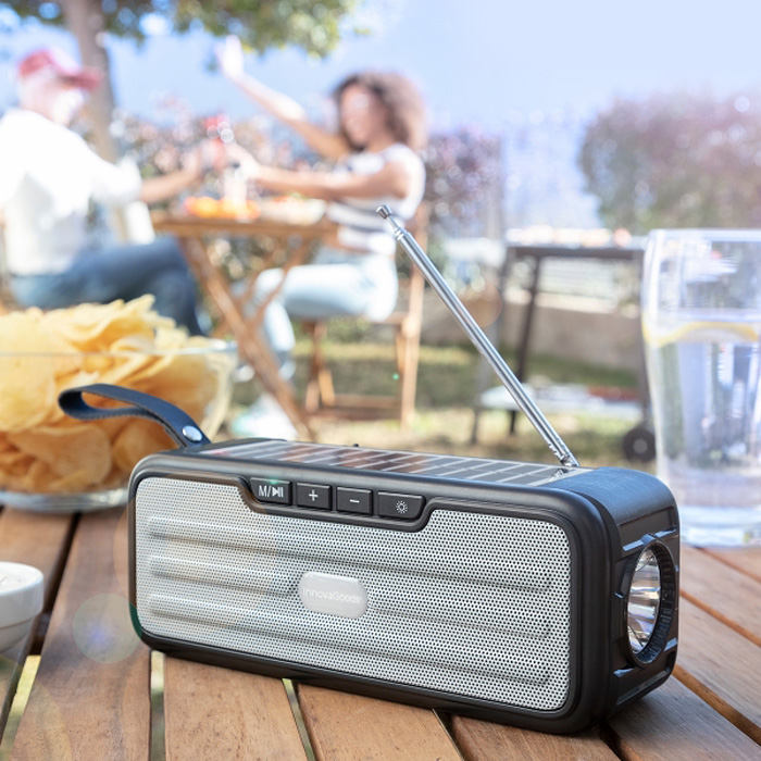 Wireless speaker with solar charging and LED torch Sunker InnovaGoods